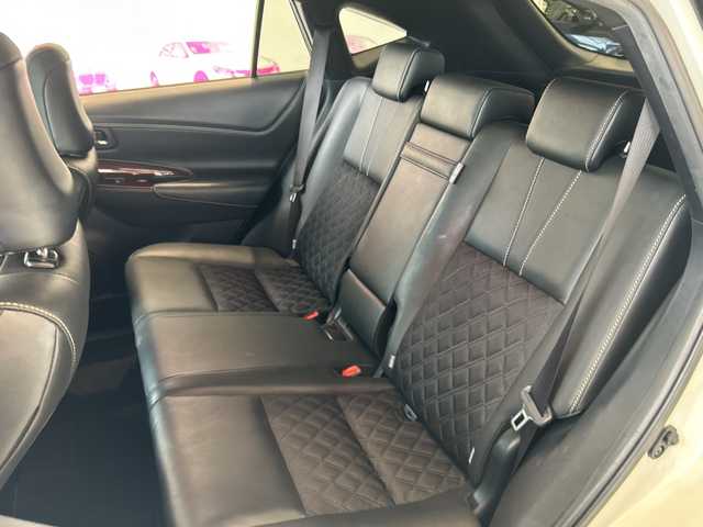 トヨタ ハリアー プレミアム 埼玉県 2015(平27)年 5.2万km ホワイトパールクリスタルシャイン トヨタセーフティーセンス　/純正メモリナビ/　　CD/DVD/BT/フルセグ　/バックカメラ　/パワーバックドア　/クルーズコントロール　/LEDオートライト　/ハーフレザーシート　/パワーシート　/純正18インチアルミホイール　/ステアリングスイッチ　/ETC