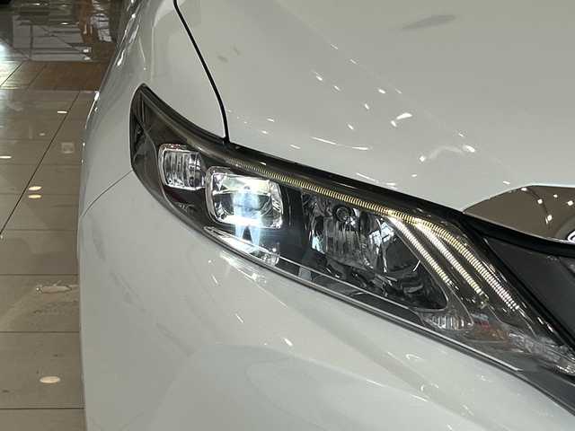 トヨタ ハリアー プレミアム 埼玉県 2015(平27)年 5.2万km ホワイトパールクリスタルシャイン トヨタセーフティーセンス　/純正メモリナビ/　　CD/DVD/BT/フルセグ　/バックカメラ　/パワーバックドア　/クルーズコントロール　/LEDオートライト　/ハーフレザーシート　/パワーシート　/純正18インチアルミホイール　/ステアリングスイッチ　/ETC