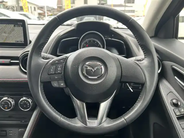 マツダ デミオ 13S ツーリング 広島県 2016(平28)年 2.4万km ソウルレッドプレミアムメタリック 純正ナビ/CD/DVD/DTV/Bluetooth/USB/バックカメラ/シートヒーター/BSM/HUD/ステアリングスイッチ/LEDオートライト/純正フロアマット/スマートキー/スペアキー /プッシュスタート /ETC/革巻きステアリング