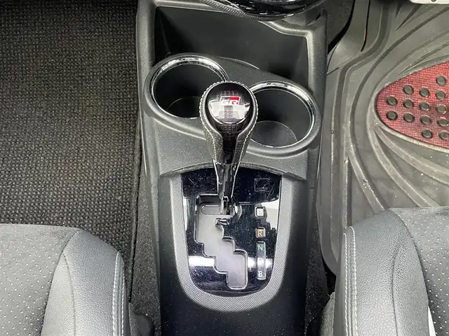 トヨタ アクア G GRスポーツ 17インチPKG 福岡県 2018(平30)年 4.2万km シルバーM トヨタ純正ナビ/（NSZT-Y66T/9インチナビ）/Bluetooth対応/CD/DVD/フルセグTV/GTスポーツ/バックカメラ/クルーズコントロール/ドライブレコーダー（前側）/ビルトインETC/ドアバイザー/純正フロアマット/プッシュスタート/カーテシライト（前ドア）/保証書/取扱説明書/スマートキー/スペアキー