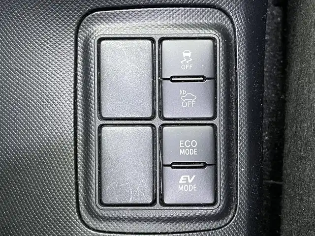 トヨタ アクア G GRスポーツ 17インチPKG 福岡県 2018(平30)年 4.2万km シルバーM トヨタ純正ナビ/（NSZT-Y66T/9インチナビ）/Bluetooth対応/CD/DVD/フルセグTV/GTスポーツ/バックカメラ/クルーズコントロール/ドライブレコーダー（前側）/ビルトインETC/ドアバイザー/純正フロアマット/プッシュスタート/カーテシライト（前ドア）/保証書/取扱説明書/スマートキー/スペアキー