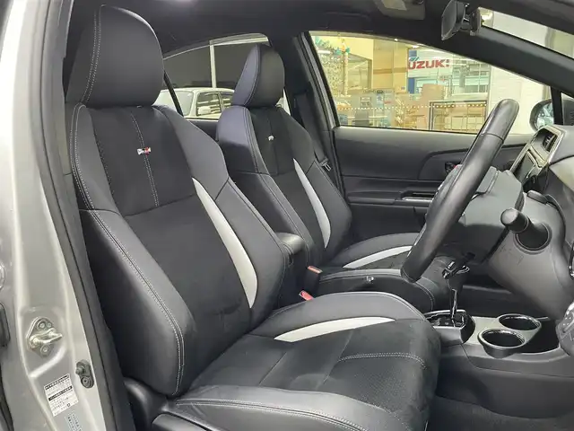 トヨタ アクア G GRスポーツ 17インチPKG 福岡県 2018(平30)年 4.2万km シルバーM トヨタ純正ナビ/（NSZT-Y66T/9インチナビ）/Bluetooth対応/CD/DVD/フルセグTV/GTスポーツ/バックカメラ/クルーズコントロール/ドライブレコーダー（前側）/ビルトインETC/ドアバイザー/純正フロアマット/プッシュスタート/カーテシライト（前ドア）/保証書/取扱説明書/スマートキー/スペアキー