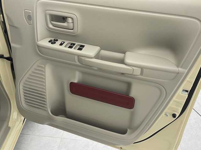 スズキ スペーシア HYBRID X 沖縄県 2023(令5)年 1万km シフォンアイボリーM 社外オーディオ(DPX5300BTHS)　/（ＣＤ　USB　AM　FM）/ワンオーナー/ＥＴＣ/両側パワースライドドア/シートヒーター/スマートキー/プッシュスタート/サーキュレーター/クリアランスソナー/アイドリングストップ/純正フロアマット/電動格納ミラー