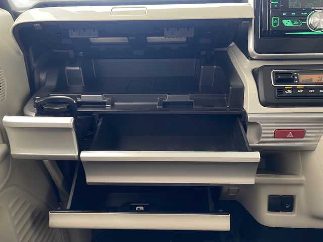 スズキ スペーシア HYBRID X 沖縄県 2023(令5)年 1万km シフォンアイボリーM 社外オーディオ(DPX5300BTHS)　/（ＣＤ　USB　AM　FM）/ワンオーナー/ＥＴＣ/両側パワースライドドア/シートヒーター/スマートキー/プッシュスタート/サーキュレーター/クリアランスソナー/アイドリングストップ/純正フロアマット/電動格納ミラー