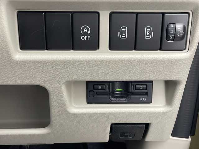 スズキ スペーシア HYBRID X 沖縄県 2023(令5)年 1万km シフォンアイボリーM 社外オーディオ(DPX5300BTHS)　/（ＣＤ　USB　AM　FM）/ワンオーナー/ＥＴＣ/両側パワースライドドア/シートヒーター/スマートキー/プッシュスタート/サーキュレーター/クリアランスソナー/アイドリングストップ/純正フロアマット/電動格納ミラー