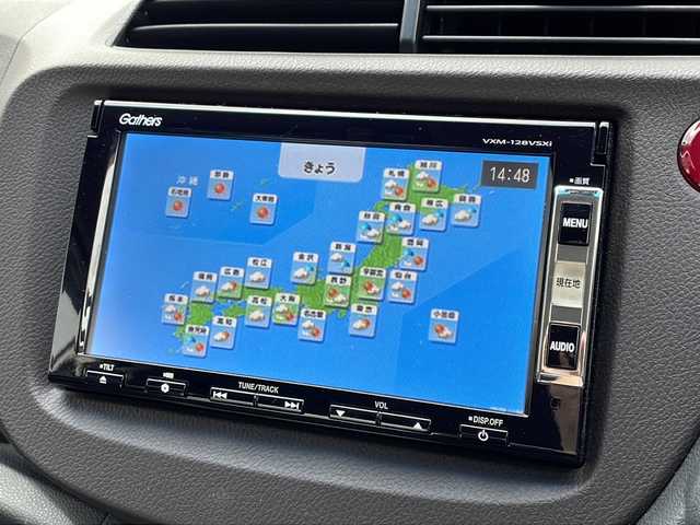 ホンダ フィット シャトル ハイブリッド スマートセレファインライン 新潟県 2013(平25)年 7.9万km プレミアムホワイト 純正メモリナビ/(AM/FM/CD/DVD/ワンセグTV)/スタッドレスタイヤ/ハーフレザーシート/シートヒーター/クルーズコントロール/夏タイヤ積載/ABS/横滑り防止装置/盗難防止装置/Modulo15インチアルミホイール/純正フロアマット