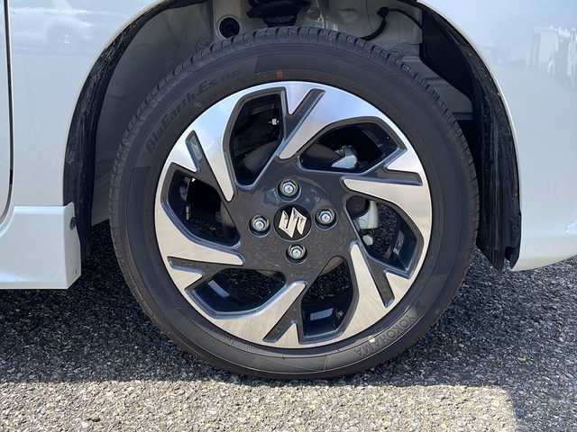 スズキ スペーシア カスタム HYBRID XS ターボ 新潟県 2024(令6)年 0.2万km ピュアホワイトパール/ブラック2トーン 4WD/純正メモリナビ/BT/USB/フルセグテレビ/全方位カメラ/衝突被害軽減ブレーキ/レーンキープアシスト/レーダークルーズコントロール/両側パワースライドドア/半革シート/ベンチシート/シートヒーター /ステアリングヒーター/ステアリングスイッチ/パドルシフト/コーナーセンサー/スマートキー/プッシュスタート/LEDヘッドライト/オートライト/オートハイビーム/フォグランプ/純正15インチアルミホイール