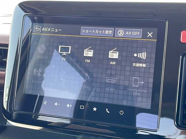 スズキ スペーシア カスタム HYBRID XS ターボ 新潟県 2024(令6)年 0.2万km ピュアホワイトパール/ブラック2トーン 4WD/純正メモリナビ/BT/USB/フルセグテレビ/全方位カメラ/衝突被害軽減ブレーキ/レーンキープアシスト/レーダークルーズコントロール/両側パワースライドドア/半革シート/ベンチシート/シートヒーター /ステアリングヒーター/ステアリングスイッチ/パドルシフト/コーナーセンサー/スマートキー/プッシュスタート/LEDヘッドライト/オートライト/オートハイビーム/フォグランプ/純正15インチアルミホイール