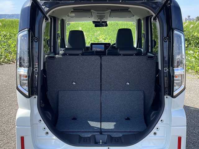 スズキ スペーシア カスタム HYBRID XS ターボ 新潟県 2024(令6)年 0.2万km ピュアホワイトパール/ブラック2トーン 4WD/純正メモリナビ/BT/USB/フルセグテレビ/全方位カメラ/衝突被害軽減ブレーキ/レーンキープアシスト/レーダークルーズコントロール/両側パワースライドドア/半革シート/ベンチシート/シートヒーター /ステアリングヒーター/ステアリングスイッチ/パドルシフト/コーナーセンサー/スマートキー/プッシュスタート/LEDヘッドライト/オートライト/オートハイビーム/フォグランプ/純正15インチアルミホイール