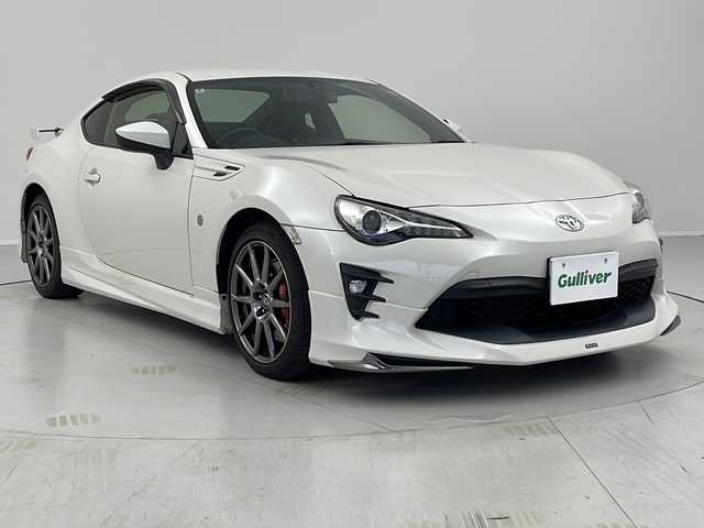 トヨタ ８６ GT リミテッド 茨城県 2018(平30)年 4.4万km クリスタルホワイトパール 純正SDナビ/モデリスタフルエアロ/FM　AM　CD　DVD　SD/Bluetooth接続/フルセグTV/バックカメラ/ETC/前方ドライブレコーダー/クルーズコントロール/ステアリングスイッチ/パドルシフト/D+N席シートヒーター/LEDヘッドライト/純正17インチアルミホイール/純正フロアマット