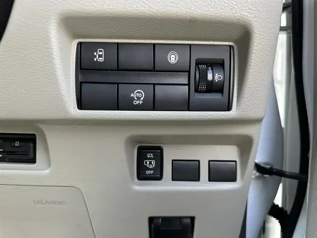 日産 ルークス X 三重県 2021(令3)年 3.6万km ホワイトパール 純正ナビ（AM/FM/TV/DVD/CD/Bluetooth/USB）/ETC/インテリジェントアラウンドビューモニター（ディスプレイ付ルームキラー）/ハンズフリーパワースライドドア（助手席側）/スライドドアオートクローザー（運転席側）/先進安全装備（インテリジェントエマージェンシーブレーキ/踏み間違い防止アシスト/車線逸脱防止支援システム/車線逸脱警報/前方衝突予測警報/ふらつき警報/標識検知機能）/快適パックA(プラズマクラスター付リアシーリングファン/撥水加工シート/後席パーソナルテーブル/助手席シートバックUSBソケット/リアドアロールサンシェード)/SRSエアバック（運転席/助手席/サイド/カーテン/ニー）/オートエアコン/シートバックポケット（助手席上下）/シートアンダーバックス（助手席）/インテリジェントキー/プッシュエンジンスターター/6スピーカー/地デジTVアンテナ/GPSアンテナ/ボディ同色ドアミラー（電動オート格納機能/ウインカー/カメラ付）/内装色インサイドドアハンドル/ピアノブラック調パワーウインドウスイッチベース/アナログメーター/4.2インチアドバンスドドライブアシストディスプレイ