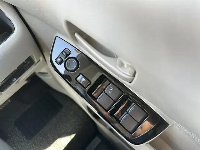 日産 ルークス X 三重県 2021(令3)年 3.6万km ホワイトパール 純正ナビ（AM/FM/TV/DVD/CD/Bluetooth/USB）/ETC/インテリジェントアラウンドビューモニター（ディスプレイ付ルームキラー）/ハンズフリーパワースライドドア（助手席側）/スライドドアオートクローザー（運転席側）/先進安全装備（インテリジェントエマージェンシーブレーキ/踏み間違い防止アシスト/車線逸脱防止支援システム/車線逸脱警報/前方衝突予測警報/ふらつき警報/標識検知機能）/快適パックA(プラズマクラスター付リアシーリングファン/撥水加工シート/後席パーソナルテーブル/助手席シートバックUSBソケット/リアドアロールサンシェード)/SRSエアバック（運転席/助手席/サイド/カーテン/ニー）/オートエアコン/シートバックポケット（助手席上下）/シートアンダーバックス（助手席）/インテリジェントキー/プッシュエンジンスターター/6スピーカー/地デジTVアンテナ/GPSアンテナ/ボディ同色ドアミラー（電動オート格納機能/ウインカー/カメラ付）/内装色インサイドドアハンドル/ピアノブラック調パワーウインドウスイッチベース/アナログメーター/4.2インチアドバンスドドライブアシストディスプレイ