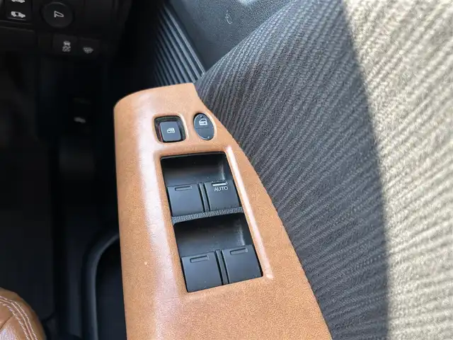 ホンダ フリード ハイブリット ジャストセレクション 宮城県 2014(平26)年 12.7万km プラチナムホワイトパール 純正ナビ/(フルセグTV/CD/DVD/SD/BT)/バックカメラ/フリップダウンモニター/ビルトインETC/クルーズコントロール/レザー調シートカバー/オートエアコン/革巻きステアリング/ステアリングスイッチ/両側パワースライドドア/スマートキー/スペアキー/ウインカー付き電動格納ミラー/ドアバイザー/HIDヘッドライト/純正フロアマット/社外15インチAW