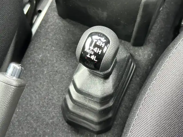 スズキ ジムニー XC 群馬県 2024(令6)年 0.1万km ミディアムグレー 4WD/ターボ/9インチDA/Apple CarPlay/Android Auto/Bluetoothオーディオ/バックカメラ/クルーズコントロール/ステアリングリモコン/前席シートヒーター/純正アルミホイール/純正フロアマット/【DAMD little G】Fバンパー/【DAMD little G】Fグリル/背面タイヤカバー/ホワイトレタータイヤ/LEDヘッドライト/取説・保証書/スマートキー×2