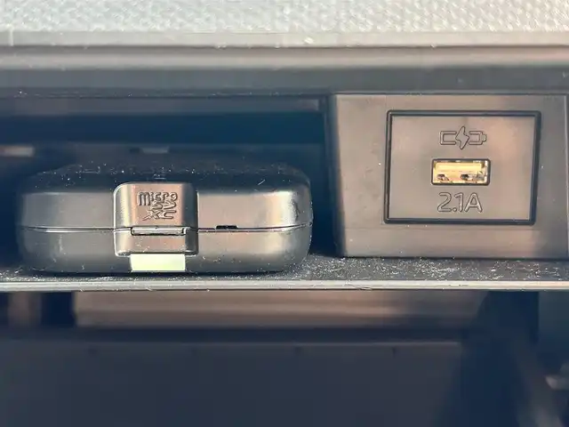 ダイハツ タフト G ターボ 愛媛県 2021(令3)年 7.8万km サンドベージュメタリック 禁煙車/登録時走行距離:77339km/純正ナビ/フルセグTV/バックカメラ/ビルトインETC/ドライブレコーダー/アダプティプクルーズコントロール/ecoIDOL/スマートアシスト/SRSエアバッグ/IC付ターボ/LEDヘッドランプ/LEDフロントフォグランプ/革巻きステアリングホイール/シートヒーター/シートアンダートレイ/純正15インチアルミホイール/スカイフィールトップ/無塗装ルーフレール/ウェルカムドアロック解除付キーフリーシステム