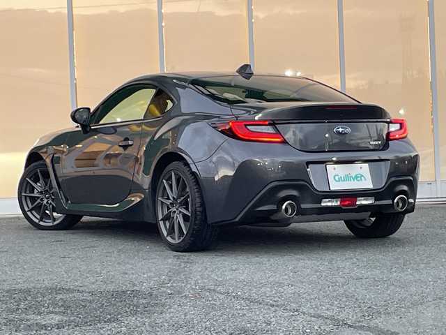 スバル ＢＲＺ S 福岡県 2023(令5)年 1.2万km マグネタイトグレーメタリック 純正ALPINE７インチナビ/　（AM/FM/CD/DVD/SD/USB/Bluetooth/フルセグ）/STIシフトノブ/シートヒーター（D席＋N席）/純正ドライブレコーダー（前のみ）/クルーズコントロール/ETC/LEDライト/ヒルスタートアシスト/純正18インチアルミホイール/純正マット/ISOFIX/横滑り防止装置/盗難防止装置/オートライト