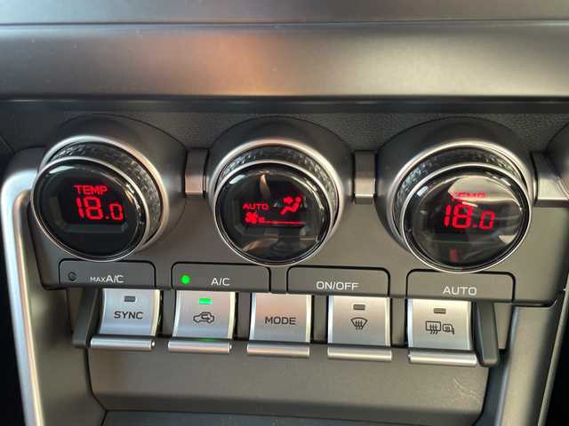 スバル ＢＲＺ S 福岡県 2023(令5)年 1.2万km マグネタイトグレーメタリック 純正ALPINE７インチナビ/　（AM/FM/CD/DVD/SD/USB/Bluetooth/フルセグ）/STIシフトノブ/シートヒーター（D席＋N席）/純正ドライブレコーダー（前のみ）/クルーズコントロール/ETC/LEDライト/ヒルスタートアシスト/純正18インチアルミホイール/純正マット/ISOFIX/横滑り防止装置/盗難防止装置/オートライト