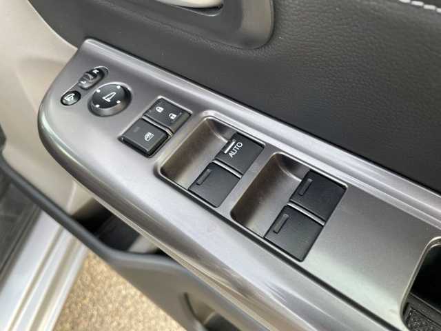 ホンダ フリード＋ G ホンダセンシング 愛知県 2017(平29)年 13.1万km ルナシルバーM 社外メモリナビ（AVIC-RZ700）/・AM/FM/CD/DVD/Bluetooth/・フルセグテレビ/Honda SENSING/・衝突軽減ブレーキ/・レーンキープアシスト/・アダプティブクルーズコントロール/・車線逸脱警報/・先行車発進お知らせ機能/・標識認識機能/両側パワースライド/バックカメラ/純正15インチアルミヒル/LEDヘッドライト/ETC/ドライブレコーダー/電格格納ミラー/プッシュスタートボタン/オートライト/オートエアコン/スマートキー/スペアキー/純正フロアマット/保証書/取扱説明書