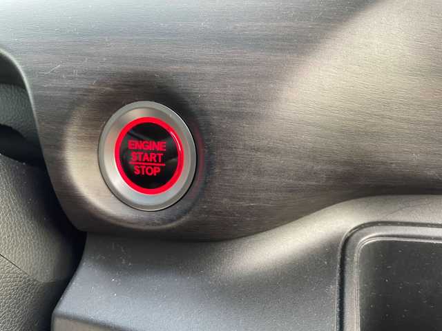 ホンダ フリード＋ G ホンダセンシング 愛知県 2017(平29)年 13.1万km ルナシルバーM 社外メモリナビ（AVIC-RZ700）/・AM/FM/CD/DVD/Bluetooth/・フルセグテレビ/Honda SENSING/・衝突軽減ブレーキ/・レーンキープアシスト/・アダプティブクルーズコントロール/・車線逸脱警報/・先行車発進お知らせ機能/・標識認識機能/両側パワースライド/バックカメラ/純正15インチアルミヒル/LEDヘッドライト/ETC/ドライブレコーダー/電格格納ミラー/プッシュスタートボタン/オートライト/オートエアコン/スマートキー/スペアキー/純正フロアマット/保証書/取扱説明書