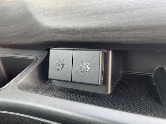 ホンダ フリード＋ G ホンダセンシング 愛知県 2017(平29)年 13.1万km ルナシルバーM 社外メモリナビ（AVIC-RZ700）/・AM/FM/CD/DVD/Bluetooth/・フルセグテレビ/Honda SENSING/・衝突軽減ブレーキ/・レーンキープアシスト/・アダプティブクルーズコントロール/・車線逸脱警報/・先行車発進お知らせ機能/・標識認識機能/両側パワースライド/バックカメラ/純正15インチアルミヒル/LEDヘッドライト/ETC/ドライブレコーダー/電格格納ミラー/プッシュスタートボタン/オートライト/オートエアコン/スマートキー/スペアキー/純正フロアマット/保証書/取扱説明書