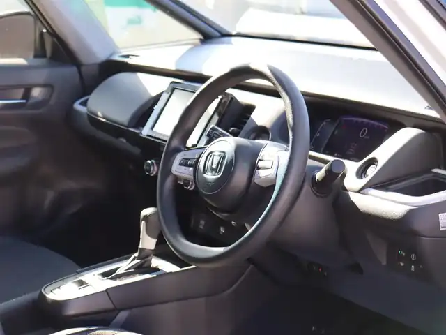 ホンダ フィット ホーム 福島県 2020(令2)年 2.2万km プラチナホワイトパール  4     W     D/ 純 正 ナ ビ・フ ル セ グ T V/ 純 正 バ ッ ク カ メ ラ/ ド ラ イ ブ レ コ ー ダ ー (F・R)/ レ ー ダ ー ク  ル ー ズ コ ン ト ロ ー ル/ ス マ ー ト キ ー/ E      T      C/ フ ロ ン ト ガ ラ ス 熱 線/ ア イ ド リ ン グ ス ト ッ プ/ モデューロ１５インチアルミ/ 新　車　保　証　書