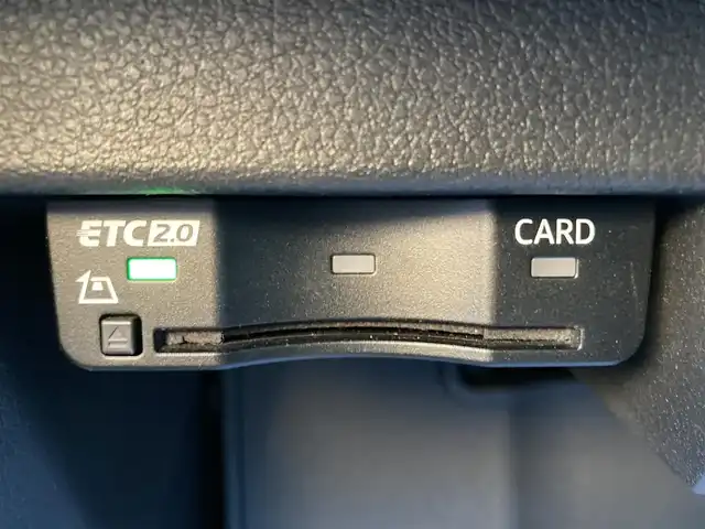 アウディ Ｑ２ 35TDI Sライン 熊本県 2023(令5)年 3万km グレー ・スマートキー/・プッシュスタート/・ハイビームアシスト/・パークエイド/・アダプティブドライブアシスト/・距離警告/・Audiプレセンス/・Audiサイドアシスト/・Audiアクティブレーンアシスト/・クルーズコントロール(追従式)/・前席シートヒーター/・純正メモリナビ/　【DVD・Bluetooth・USB・SD・AUX】/・フルセグTV/・バックカメラ/・ETC2.0/・バーチャルコクピット/・ドライブレコーダー(前方録画)/・パワーバックドア/・LEDヘッドランプ/・純正マット