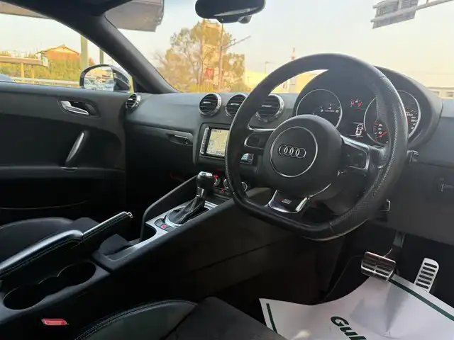 アウディ ＴＴクーペ 1．8 TFSI Sライン コンペティション 香川県 2014(平26)年 10万km 白 純正メモリナビ/フルセグ/バックカメラ/純正19インチアルミ/キセノンヘッドライト/ハーフレザーシート/パドルシフト/キーレスキー/ETC