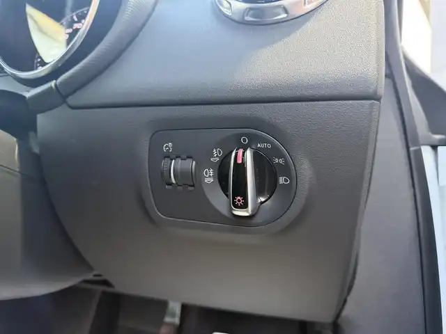 アウディ ＴＴクーペ 1．8 TFSI Sライン コンペティション 香川県 2014(平26)年 10万km 白 純正メモリナビ/フルセグ/バックカメラ/純正19インチアルミ/キセノンヘッドライト/ハーフレザーシート/パドルシフト/キーレスキー/ETC