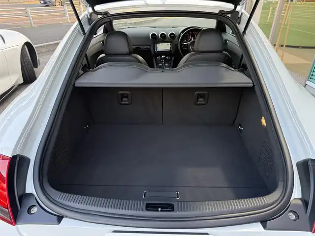 アウディ ＴＴクーペ 1．8 TFSI Sライン コンペティション 香川県 2014(平26)年 10万km 白 純正メモリナビ/フルセグ/バックカメラ/純正19インチアルミ/キセノンヘッドライト/ハーフレザーシート/パドルシフト/キーレスキー/ETC