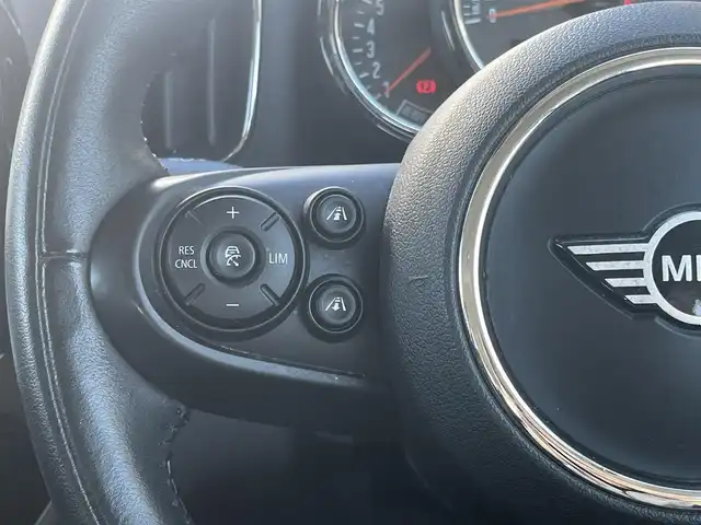 ＭＩＮＩ ミニ クロスオーバー クーパー S 静岡県 2019(平31)年 3.3万km ライトホワイト 電動リアゲート/MINIコネクト/(Bluetooth/USB)/インテリジェントセーフティ/バックカメラ/アダプティブクルーズコントロール/パーキングアシスト/コンフォートアクセス/ETC/ドライブレコーダー/純正フロアマット/純正19インチアルミホイール/アンビエントライト/フロントフォグランプ/保証書/取扱説明書/スペアキー