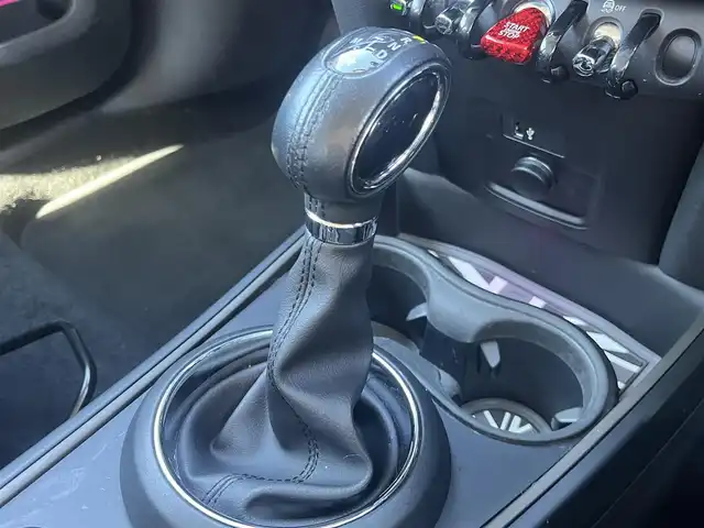 ＭＩＮＩ ミニ クロスオーバー クーパー S 静岡県 2019(平31)年 3.3万km ライトホワイト 電動リアゲート/MINIコネクト/(Bluetooth/USB)/インテリジェントセーフティ/バックカメラ/アダプティブクルーズコントロール/パーキングアシスト/コンフォートアクセス/ETC/ドライブレコーダー/純正フロアマット/純正19インチアルミホイール/アンビエントライト/フロントフォグランプ/保証書/取扱説明書/スペアキー