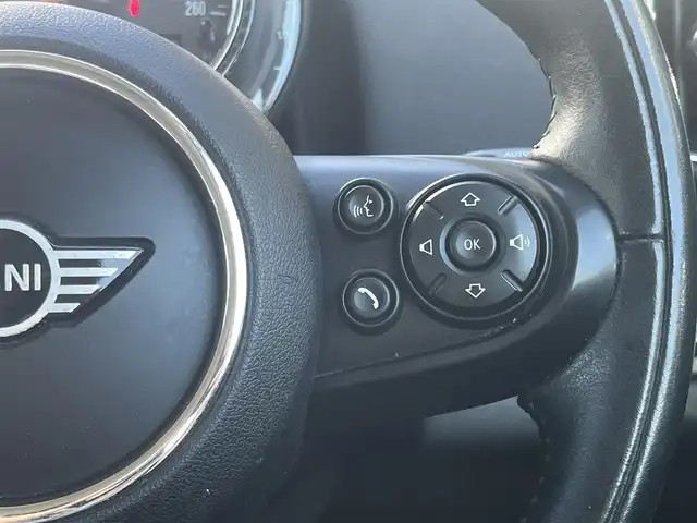ＭＩＮＩ ミニ クロスオーバー クーパー S 静岡県 2019(平31)年 3.3万km ライトホワイト 電動リアゲート/MINIコネクト/(Bluetooth/USB)/インテリジェントセーフティ/バックカメラ/アダプティブクルーズコントロール/パーキングアシスト/コンフォートアクセス/ETC/ドライブレコーダー/純正フロアマット/純正19インチアルミホイール/アンビエントライト/フロントフォグランプ/保証書/取扱説明書/スペアキー
