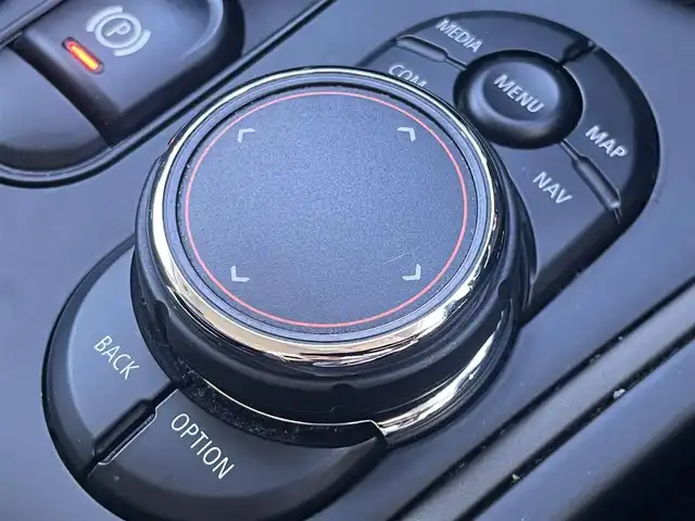 ＭＩＮＩ ミニ クロスオーバー クーパー S 静岡県 2019(平31)年 3.3万km ライトホワイト 電動リアゲート/MINIコネクト/(Bluetooth/USB)/インテリジェントセーフティ/バックカメラ/アダプティブクルーズコントロール/パーキングアシスト/コンフォートアクセス/ETC/ドライブレコーダー/純正フロアマット/純正19インチアルミホイール/アンビエントライト/フロントフォグランプ/保証書/取扱説明書/スペアキー