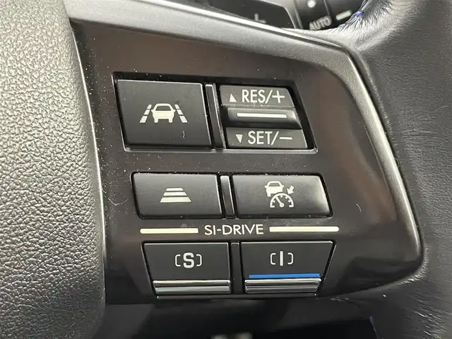 スバル レヴォーグ 1．6GT－S アイサイト 富山県 2014(平26)年 6.1万km クリスタルホワイトP 4WD/社外ナビ（AM/FM/CD/DVD/USB/BT）/フルセグTV/バックカメラ/アイサイト/アダプティブクルーズコントロール/衝突軽減ブレーキシステム/レーンキープアシスト/オートライト/LEDヘッドライト/ダウンヒルアシストコントロール/ETC/前席パワーシート/スマートキー×２/プッシュスタート/アイドリングストップ