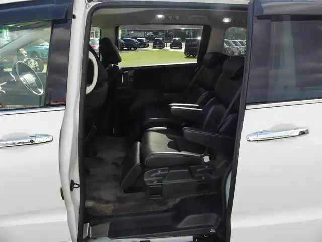 ホンダ オデッセイ アブソルート 千葉県 2014(平26)年 5.6万km ホワイトオーキッドパール CTBA（シティブレーキアクティブシステム）　　/クルーズコントロール/左パワースライドドア/右イージークローザードア/ハーフレザーシート/社外メモリーナビ/地デジTV/【DVD/CD再生機能　Bluetooth接続】/バックカメラ/ドライブレコーダー/革巻きステアリング/パドルシフト/ETC/LEDヘッドライト/フォグライト/ウインカーミラー/純正17インチアルミホイル/スマートキー