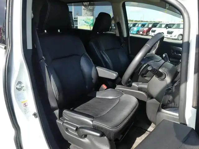ホンダ オデッセイ アブソルート 千葉県 2014(平26)年 5.6万km ホワイトオーキッドパール CTBA（シティブレーキアクティブシステム）　　/クルーズコントロール/左パワースライドドア/右イージークローザードア/ハーフレザーシート/社外メモリーナビ/地デジTV/【DVD/CD再生機能　Bluetooth接続】/バックカメラ/ドライブレコーダー/革巻きステアリング/パドルシフト/ETC/LEDヘッドライト/フォグライト/ウインカーミラー/純正17インチアルミホイル/スマートキー
