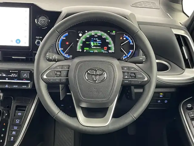 トヨタ ヴォクシー ハイブリッド S－Z 埼玉県 2024(令6)年 0.7万km ホワイトパールクリスタルシャイン 純正１０．５インチディスプレイオーディオナビ　純正１３インチフリップダウンモニター　快適利便　バックカメラ　ビルトインＥＴＣ２．０　ＡＣ１００Ｖ　ＤＶＤ再生　ＨＤＭＩ　三眼ＬＥＤライト　パワーバックドア　社外前後ドライブレコーダー　レーダークルーズコントロール　シートヒーター　純正アルミホイール　地デジフルセグTV スマートキー　オートライト