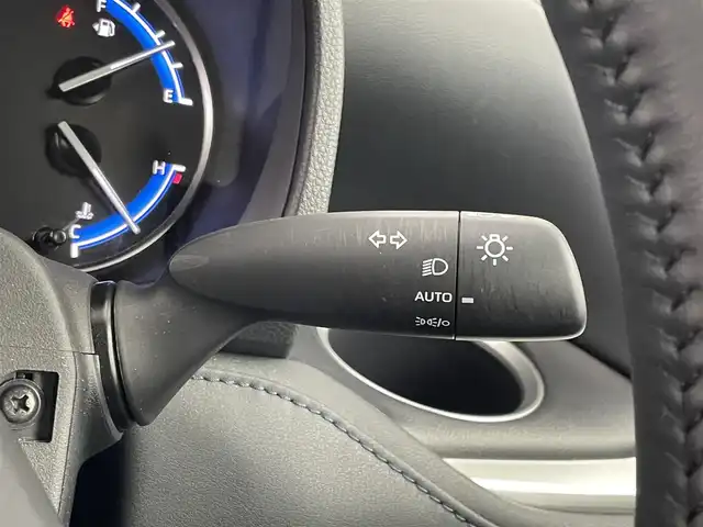 トヨタ ヴォクシー ハイブリッド S－Z 埼玉県 2024(令6)年 0.7万km ホワイトパールクリスタルシャイン 純正１０．５インチディスプレイオーディオナビ　純正１３インチフリップダウンモニター　快適利便　バックカメラ　ビルトインＥＴＣ２．０　ＡＣ１００Ｖ　ＤＶＤ再生　ＨＤＭＩ　三眼ＬＥＤライト　パワーバックドア　社外前後ドライブレコーダー　レーダークルーズコントロール　シートヒーター　純正アルミホイール　地デジフルセグTV スマートキー　オートライト