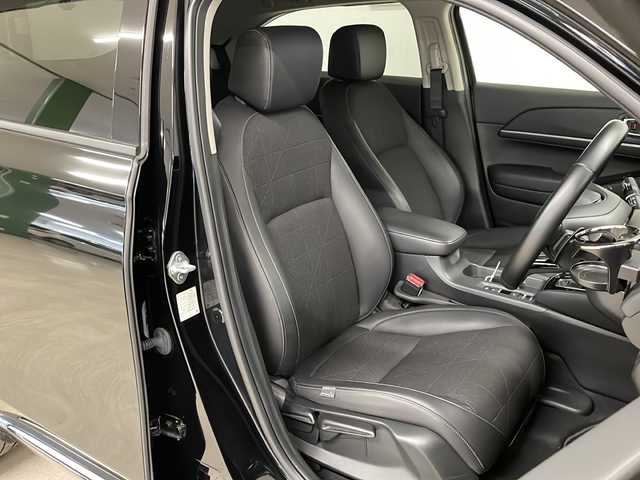 ホンダ ヴェゼル ハイブリッド e:HEV Z 熊本県 2023(令5)年 4.1万km クリスタルブラックパール 純正メモリナビ（フルセグＢｌｕｅｔｏｏｔｈ）/バックカメラ/アダプティブクルーズコントロール/ブラインドスポットモニター/レーンキープアシスト/ＬＥＤヘッドライト/ビルトインＥＴＣ/ミラー型ドラレコ/社外ウーファー/シートヒーター/置くだけ充電/パワーバックドア/フロアマット/ドアバイザー/プッシュスタート/スマートキー/スペアキー