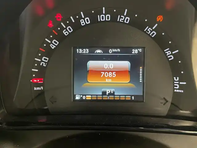 スマート ＭＣＣ スマート フォーツーカブリオBRABUSエクスクルーシブ 岡山県 2018(平30)年 0.7万km 黒 社外メモリナビ/リアカメラ/黒革シート/シートヒーター/フォグランプ/クルーズコントロール/ドラレコ/ETC/LEDヘッドライト/オートライト/フルセグTV/Bluetooth/純正フロアマット/アイドリングストップ/パドルシフト/自動ブレーキ/レーンキープアシスト/PDC