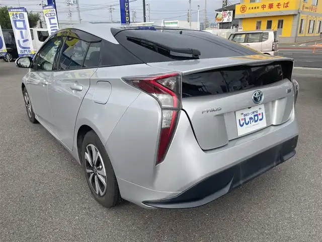 トヨタ プリウス S ツーリングセレクション 和歌山県 2016(平28)年 11.4万km シルバーM (株)IDOMが運営する【じしゃロン和歌山店】の自社ローン専用車両になります。こちらは現金またはオートローンご利用時の価格です。自社ローンご希望の方は別途その旨お申付け下さい/純正９インチナビ（DAZT-YC4T）/フルセグＴＶ/Ｂｌｕｅｔｏｏｔｈ/ＤＶＤ/ＣＤ/バックカメラ/ＥＴＣ/シートヒーター/合皮シート/レーダークルーズコントロール/スペアキー/プッシュスタート