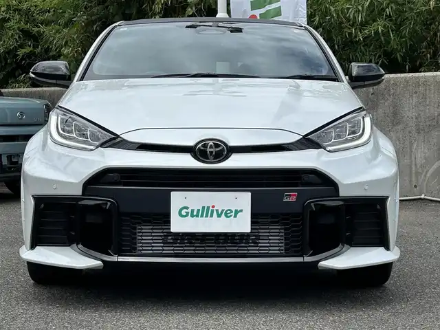 トヨタ ＧＲヤリス RZ ハイパフォーマンス 長崎県 2024(令6)年 0.7万km プラチナホワイトパールマイカ トヨタ純正ナビ（AM/FM/BT/TV）/4WD/バックカメラ/6速MT/ETC2.0/ステアリングスイッチ/オートライト/オートハイビーム/LDA/BSM/PCS/コーナーセンサー/RCTA/SEA/RSA/スペアキー/取扱説明書/マルチメディア取扱説明書/保証書/記録簿