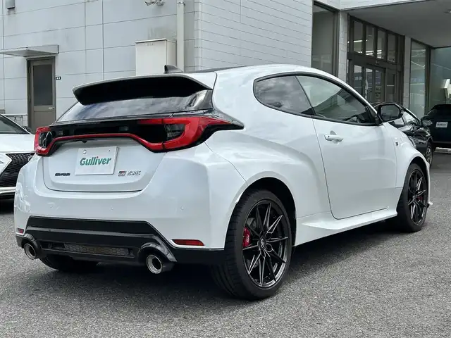トヨタ ＧＲヤリス RZ ハイパフォーマンス 長崎県 2024(令6)年 0.7万km プラチナホワイトパールマイカ トヨタ純正ナビ（AM/FM/BT/TV）/4WD/バックカメラ/6速MT/ETC2.0/ステアリングスイッチ/オートライト/オートハイビーム/LDA/BSM/PCS/コーナーセンサー/RCTA/SEA/RSA/スペアキー/取扱説明書/マルチメディア取扱説明書/保証書/記録簿