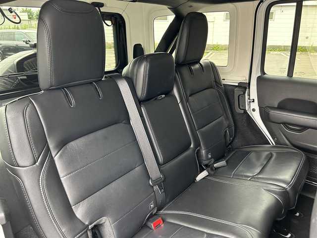 クライスラー・ジープ ジープ ラングラー アンリミテッド サハラ 道東・釧路十勝 2020(令2)年 5.9万km ブライトホワイト アダプティブクルーズコントロール/黒革/シートヒーター/ステアリングヒーター/フロント/サイド/バックカメラ/純正メモリナビ/TV/BT/USB/LEDヘッドライト/オートライト/フロント/リアフォグライト/純正18インチAW/ETC2.0/純正フロアマット/プッシュスタート/スマートキー