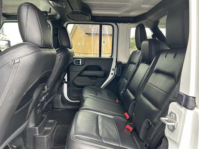 クライスラー・ジープ ジープ ラングラー アンリミテッド サハラ 道東・釧路十勝 2020(令2)年 5.9万km ブライトホワイト アダプティブクルーズコントロール/黒革/シートヒーター/ステアリングヒーター/フロント/サイド/バックカメラ/純正メモリナビ/TV/BT/USB/LEDヘッドライト/オートライト/フロント/リアフォグライト/純正18インチAW/ETC2.0/純正フロアマット/プッシュスタート/スマートキー