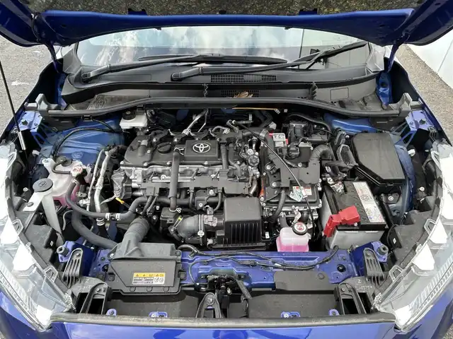 トヨタ カローラ クロス ハイブリッド Z 佐賀県 2024(令6)年 1.6万km ダークブルーマイカM パノラマルーフ/トヨタセーフティセンス/・プリクラッシュセーフティ/・レーダークルーズコントロール/・レーントレーシングアシスト/・オートマチックハイビーム/ブラインドスポットモニター/クリアランスソナー/純正10.5インチディスプレイオーディオ/・コネクティッドナビ/・バックカメラ/・フルセグTV/BT/ETC2.0/置くだけ充電/純正18インチAW/LEDヘッドライト/フォグランプ/ルーフレール/ハーフレザーシート/前席シートヒーター/運転席パワーシート/電動パーキングスイッチ/スペアキー×１/取扱説明書/保証書