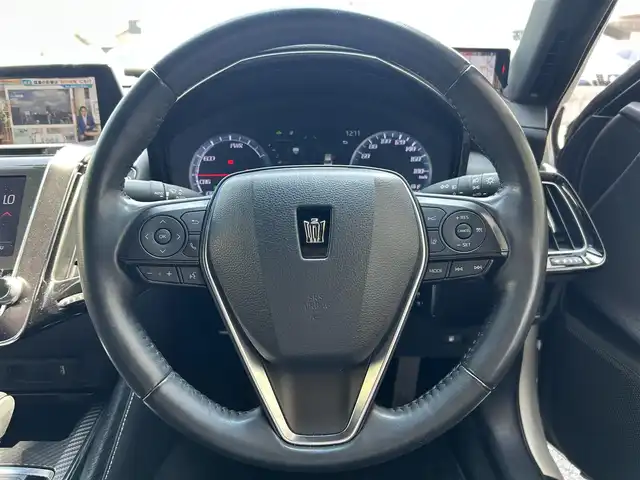 トヨタ クラウン ハイブリッド RS 兵庫県 2019(令1)年 4.9万km ホワイトパールクリスタルシャイン 純正ナビ/フルセグTV/（CD/DVD/BT/AM/FM/SD)/バックカメラ/ETC/衝突軽減ブレーキ/パワーシート/オートライト/スマートキー/電動格納ミラー/純正フロアマット/純正ドアバイザー