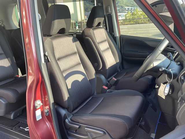 日産 セレナ e－パワー ハイウェイスター V 京都府 2019(平31)年 6.5万km マルーンレッド 2トーン 純正９インチナビ　Ｂｌｕｅｔｏｏｔｈオーディオ　フルセグ　ＤＶＤ再生　アラウンドビューモニター　後席フリップダウンモニター　プロパイロット　両側パワースライド　シートヒーター　ＬＥＤヘッドライト