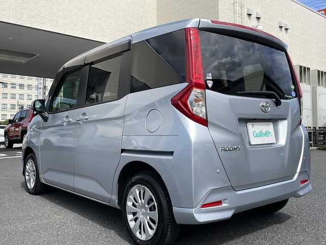 トヨタ ルーミー G S 山形県 2017(平29)年 3.6万km ブライトシルバーM ・純正ナビ/フルセグ/CD/DVD/Bluetooth/・バックカメラ/・クルーズコントロール/・衝突被害軽減システム/・車線逸脱警報/・後方クリアランスソナー/・先行車発進お知らせ/・横滑り防止装置/・アイドリングストップ/・オートライト/・両側ワンタッチパワースライドドア/・前席シートヒーター/・シートバックテーブル/・ロールサンシェード/・純正ラバーマット/・スチールホイール＋スタッドレスタイヤ車載/・スペアキー1本/・保証書/・取扱説明書