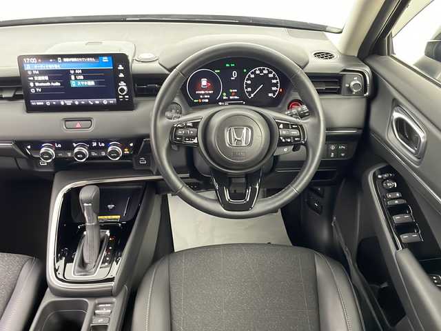 ホンダ ヴェゼル ハイブリッド e:HEV Z 宮城県 2024(令6)年 2.2万km クリスタルブラックパール 禁煙車　/ワンオーナー　/ハーフレザーシート　/ホンダセンシング/・プリクラッシュセーフティ/・レーンキープアシスト/・アダプティブクルーズコントロール/・オートハイビーム/・クリアランスソナー/純正ディスプレイオーディオ　/・USB・BT・スマホ連動/バックカメラ　/フルセグTV/パワーバックドア　/前席シートヒーター　/ステアリングヒーター　/パドルシフト　/ステアリングスイッチ　/ドライブレコーダー/LEDヘッドライト/LEDフォグライト/純正18インチアルミホイール/純正フロアマット/トノカバー/ワイパーデアイサー